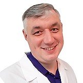Врач Леонов Николай Викторович